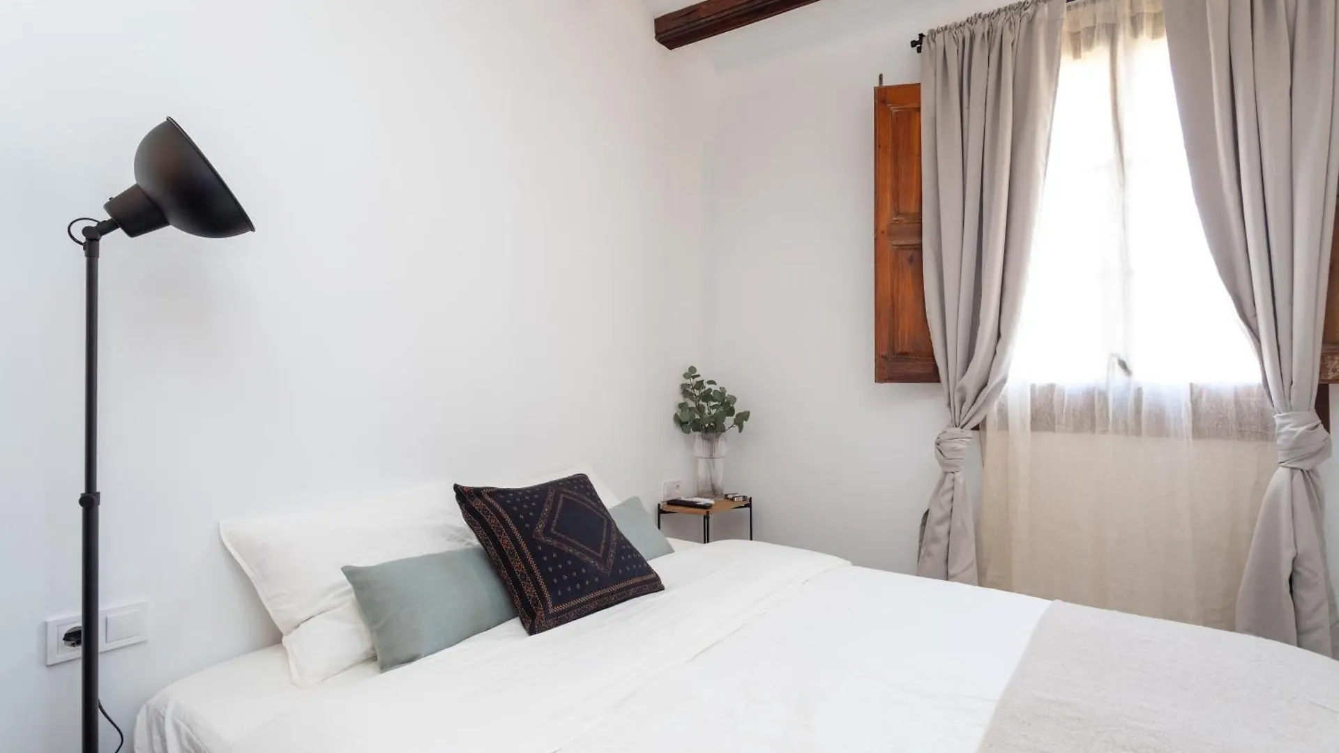 Antique Soul Apartments & Studios Ramblas برشلونة إسبانيا