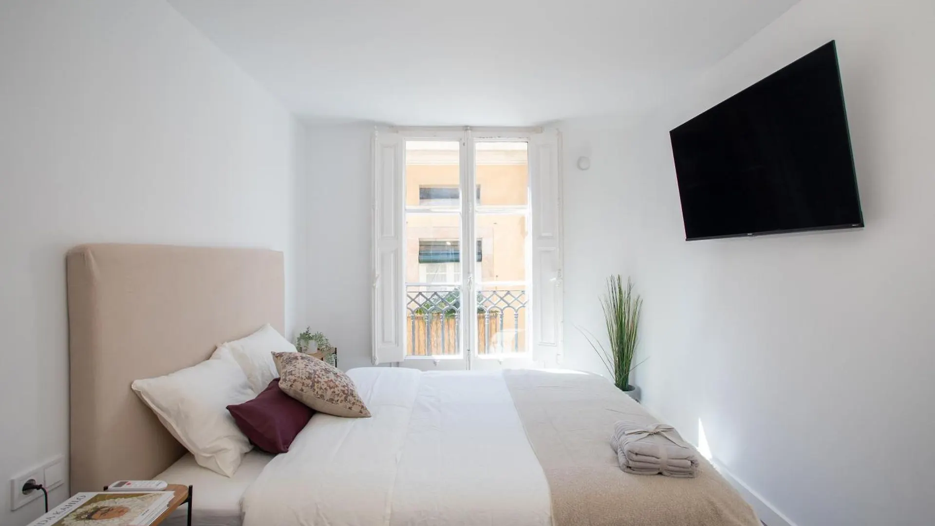 Antique Soul Apartments & Studios Ramblas برشلونة 0*,  إسبانيا