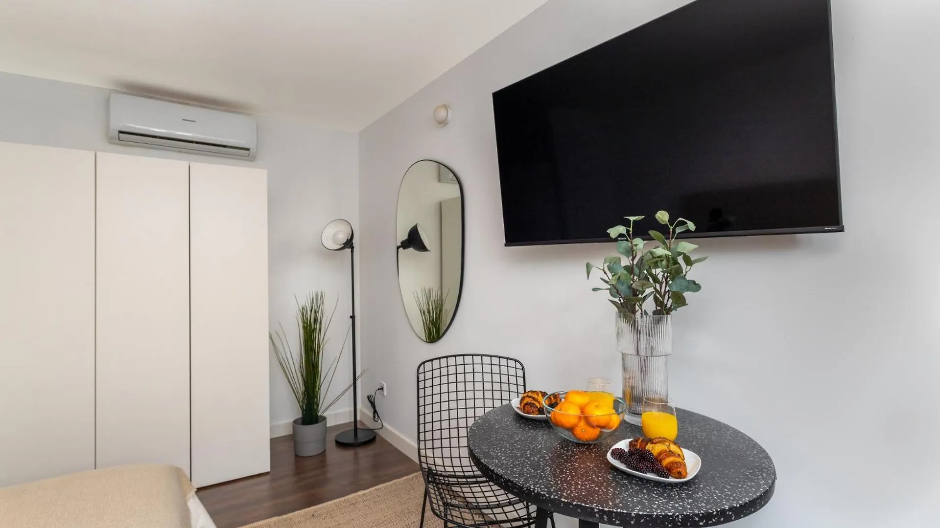 Antique Soul Apartments & Studios Ramblas برشلونة 0*,  إسبانيا